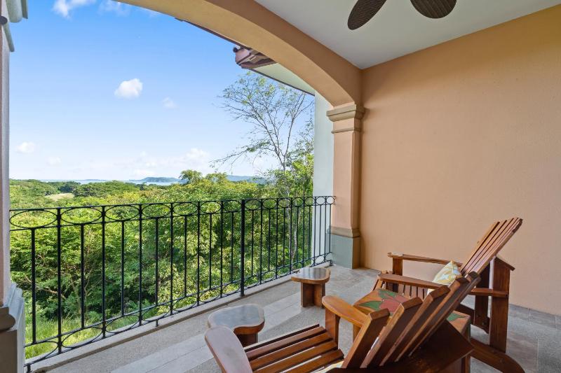 Treetop Ocean View Penthouse - Jobo 15 - image 4