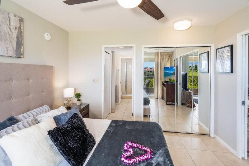 Oceanview Retreat Walk to Beach & Restaurants - image 9