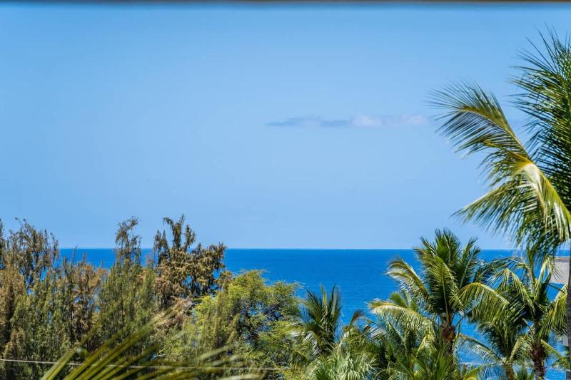 Oceanview Retreat Walk to Beach & Restaurants - image 17