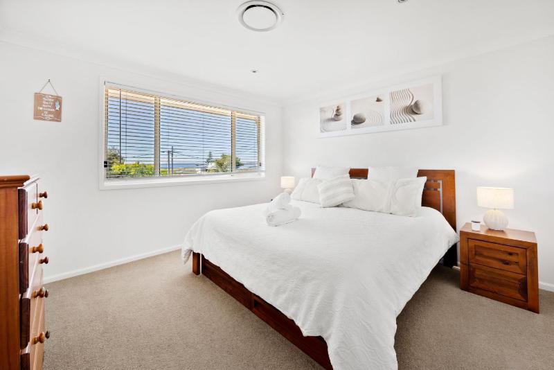 Sandy Adventures - Pet Friendly - 1 Min to Beach - image 8