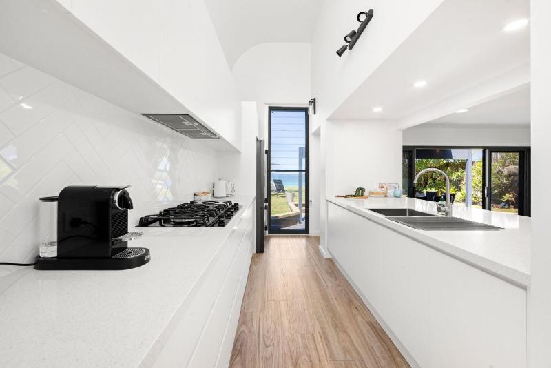 Zara del Mar - Pet Friendly Absolute Waterfront - image 8