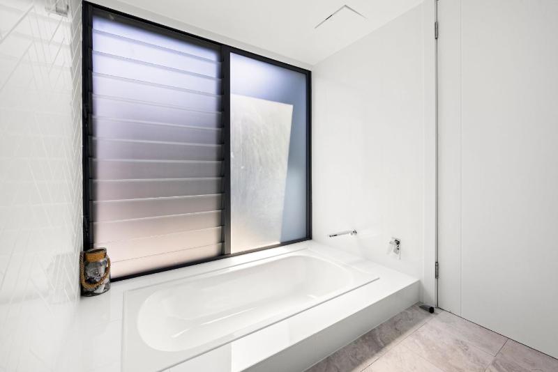 Zara del Mar - Pet Friendly Absolute Waterfront - image 9
