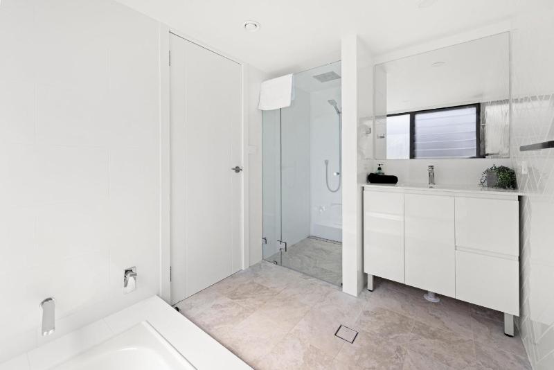 Zara del Mar - Pet Friendly Absolute Waterfront - image 7