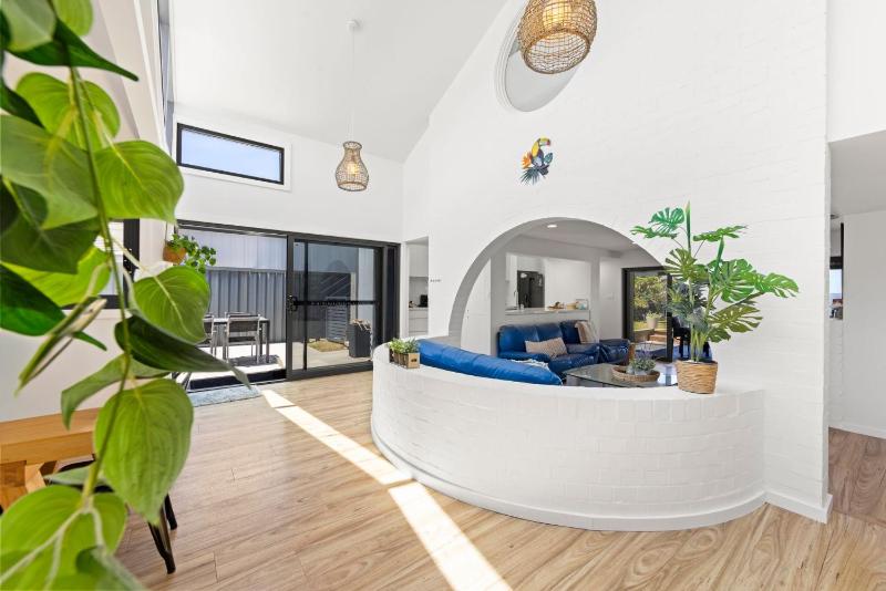 Zara del Mar - Pet Friendly Absolute Waterfront - image 2