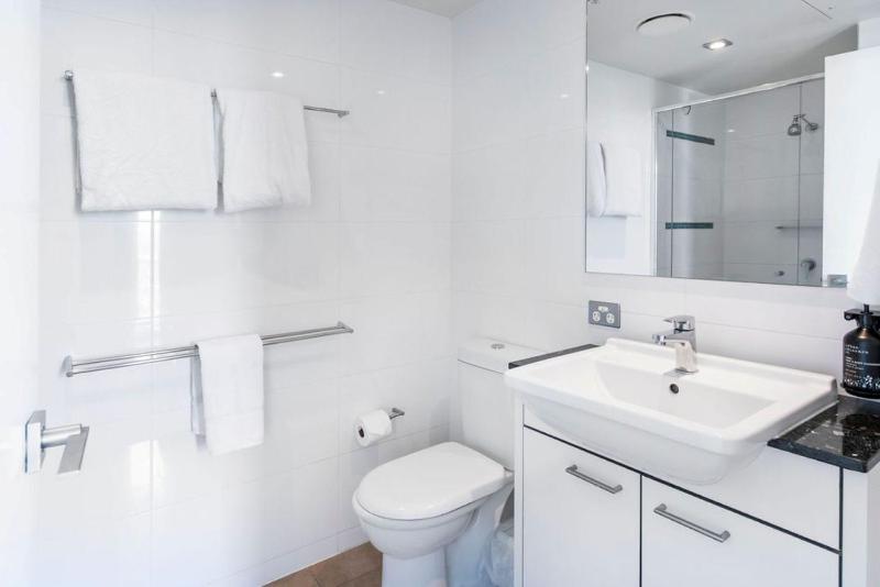 Sierra Broadbeach Apartments - Hosted by Coastal Letting Co. - image 12