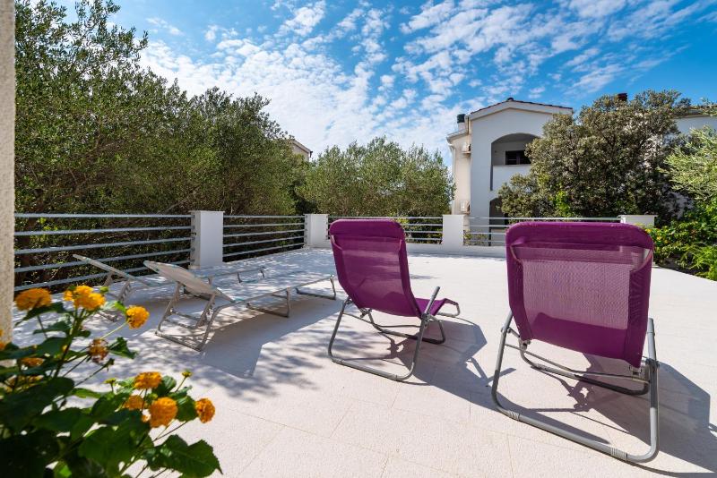 Apartments by the sea Mandre Pag - 13015 - image 36