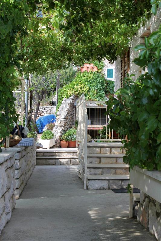 Apartments with parking space Bol Brac - 2900 - image 18