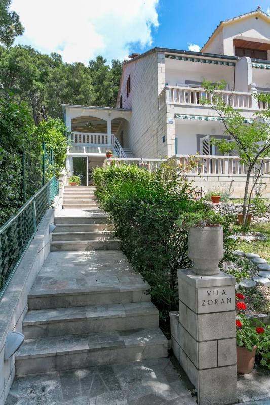 Apartments by the sea Brela Makarska - 18356 - image 16