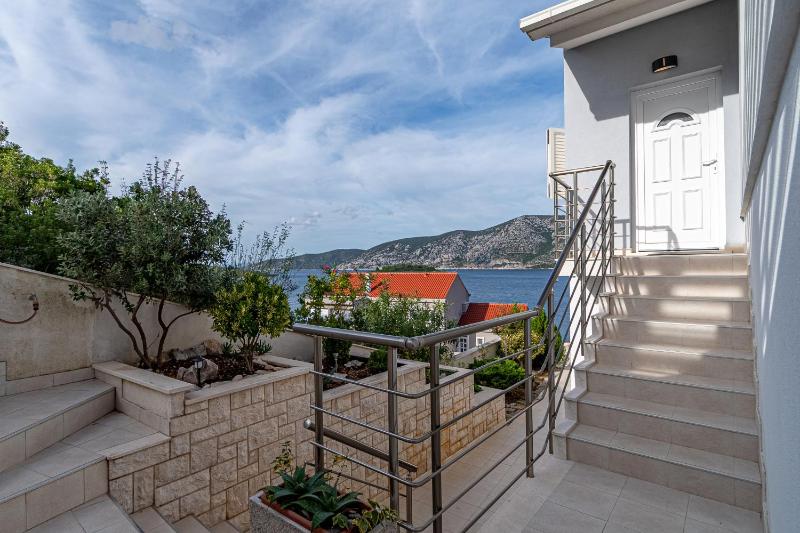 Apartments by the sea Kneza Korcula - 21863 - image 18