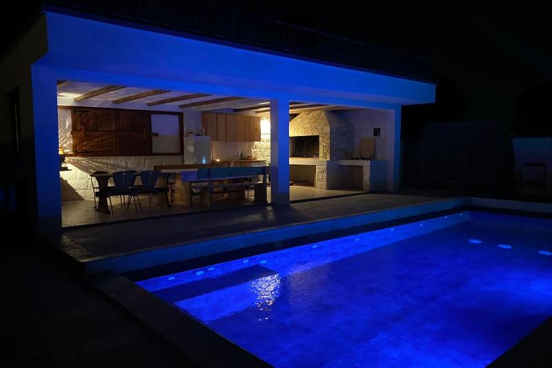 Family friendly apartments with a swimming pool Vir - 20197 - image 22