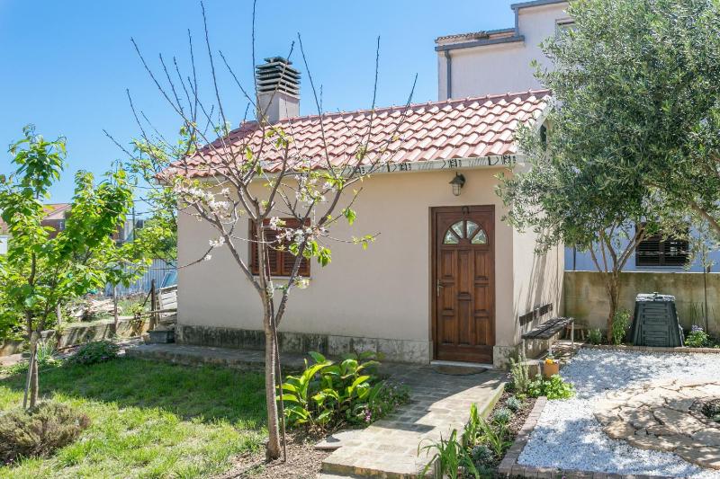 Apartments with parking space Kastel Novi Kastela - 22702 - image 16