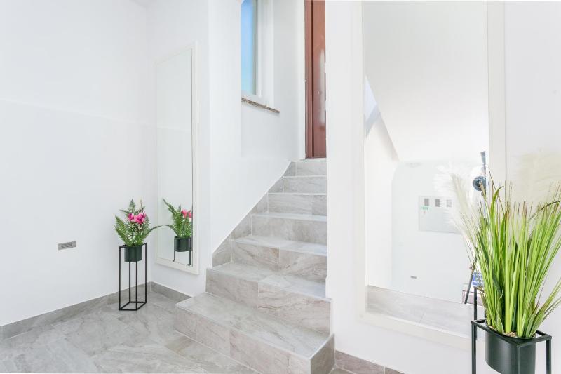 Apartments with parking space Kastel Novi Kastela - 22702 - image 18