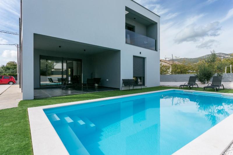 Family friendly house with a swimming pool Kastel Stafilic Kastela - 23486 - image 20