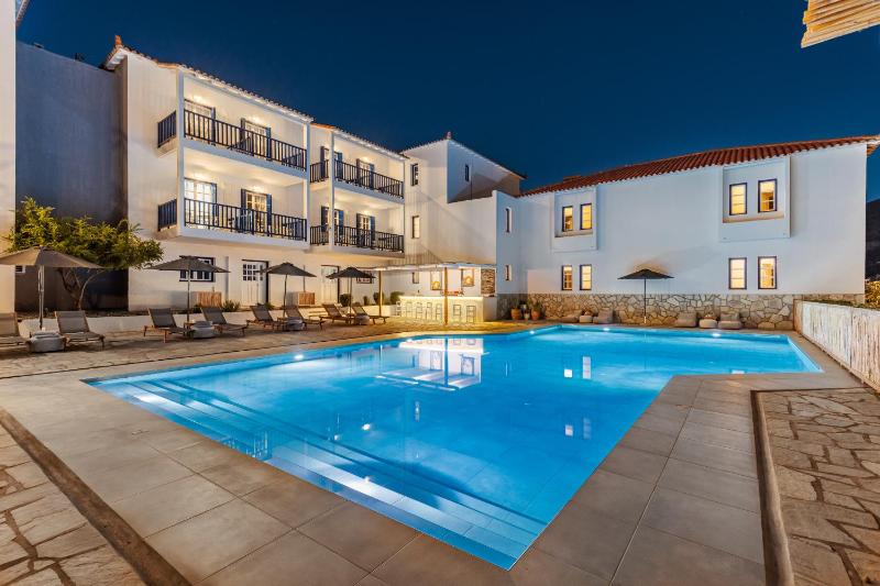 Aperitton Hotel - image 41