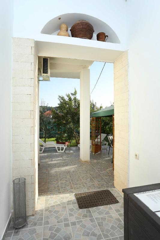 Apartments with parking space Trogir - 10337 - image 14