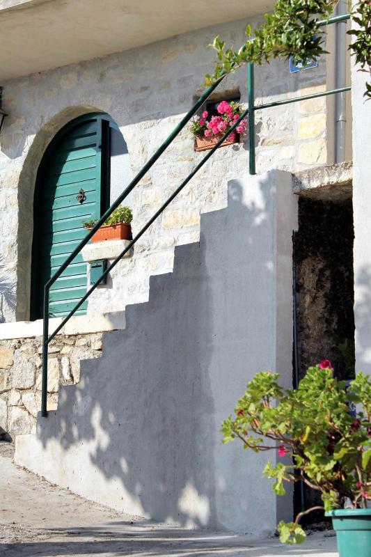 Holiday house with a swimming pool Makarska - 6668 - image 19