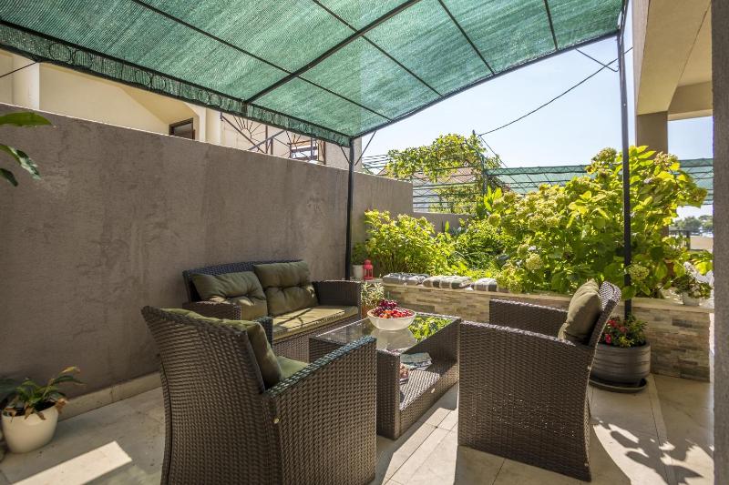 Family-friendly apartments with swimming pool Podstrana Split - 7539 - image 7