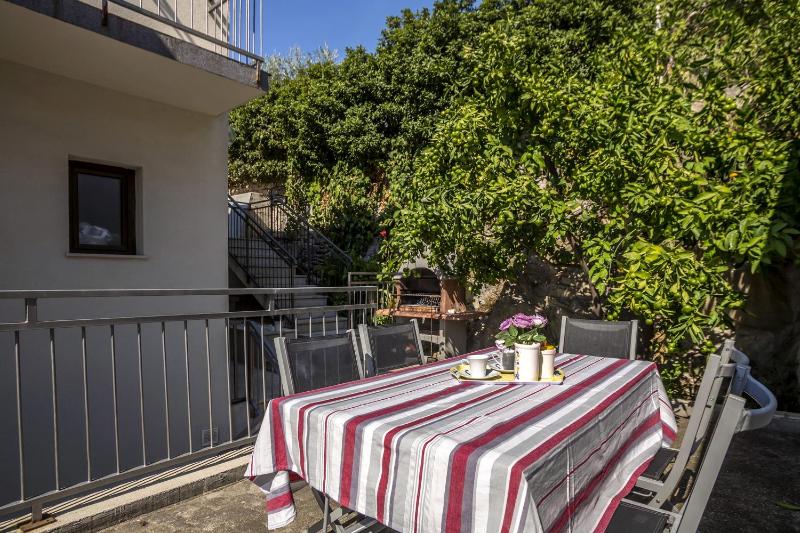 Family-friendly apartments with swimming pool Podstrana Split - 7539 - image 36