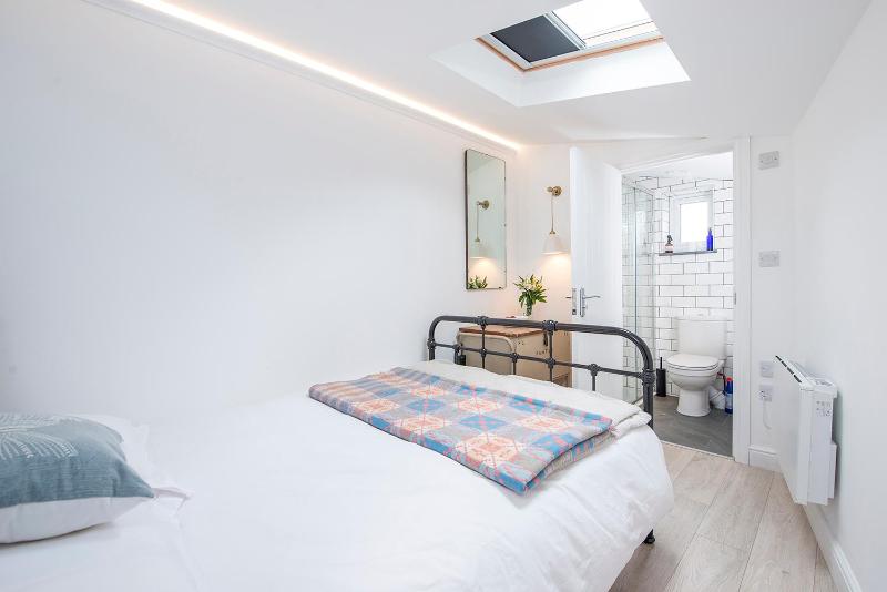 Ty Twt Tiny House - image 9