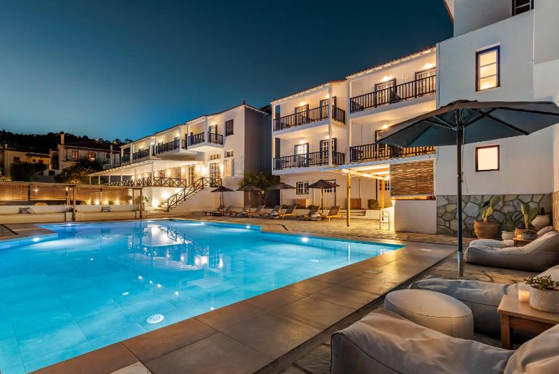 Aperitton Hotel - image 1