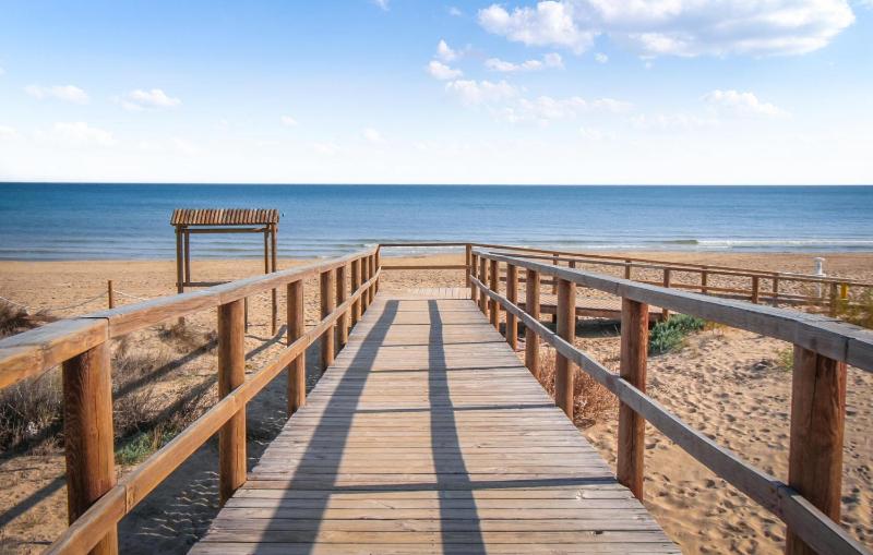 3 Bedroom Lovely Apartment In Santa Pola - image 8