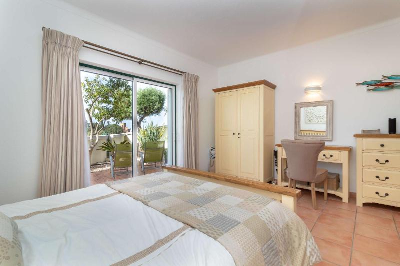 Townhouse 12 with amazing sea views - image 17