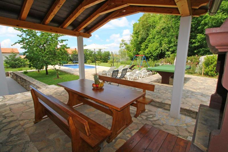 Family friendly apartments with a swimming pool Strmac Labin - 5527 - image 15
