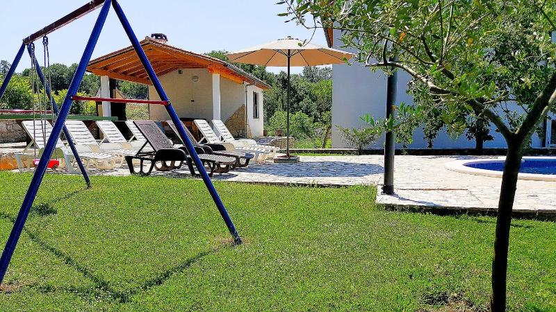 Family friendly apartments with a swimming pool Strmac Labin - 5527 - image 32