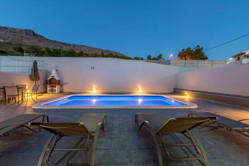 Family friendly house with a swimming pool Podstrana Split - 21718 - image 26