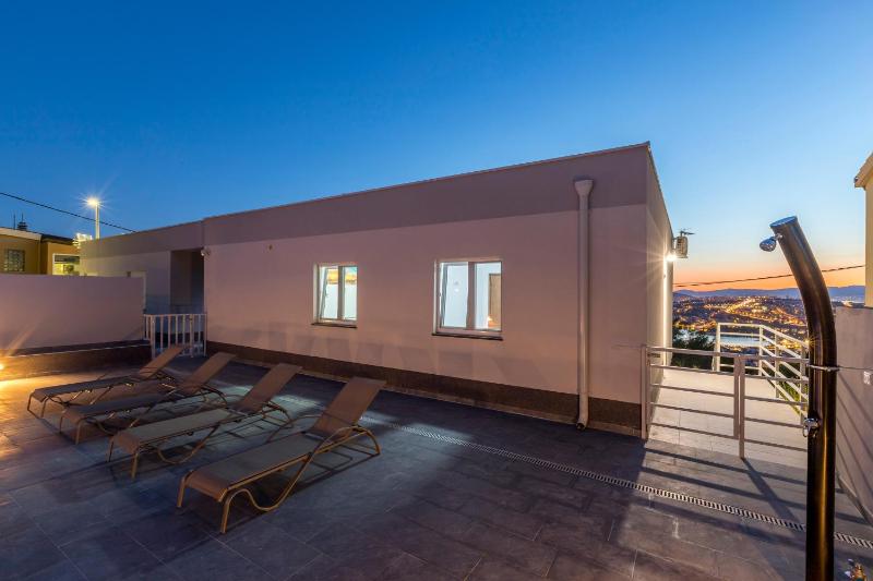 Family friendly house with a swimming pool Podstrana Split - 21718 - image 13