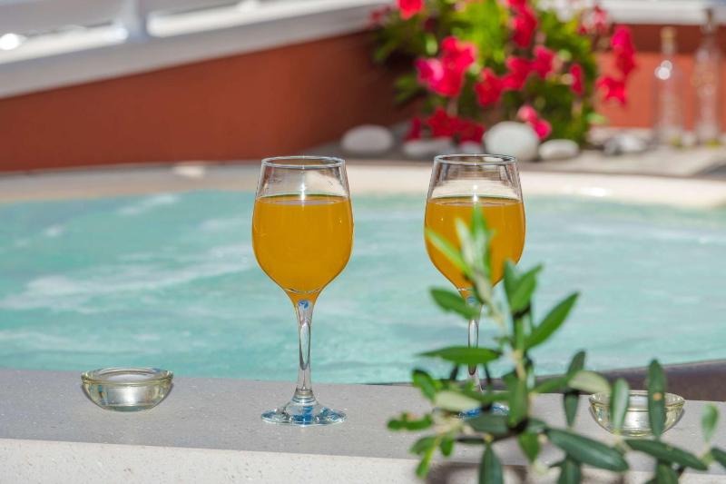 Beachfront family-friendly house with hot tub Cavtat Dubrovnik - 22828 - image 6