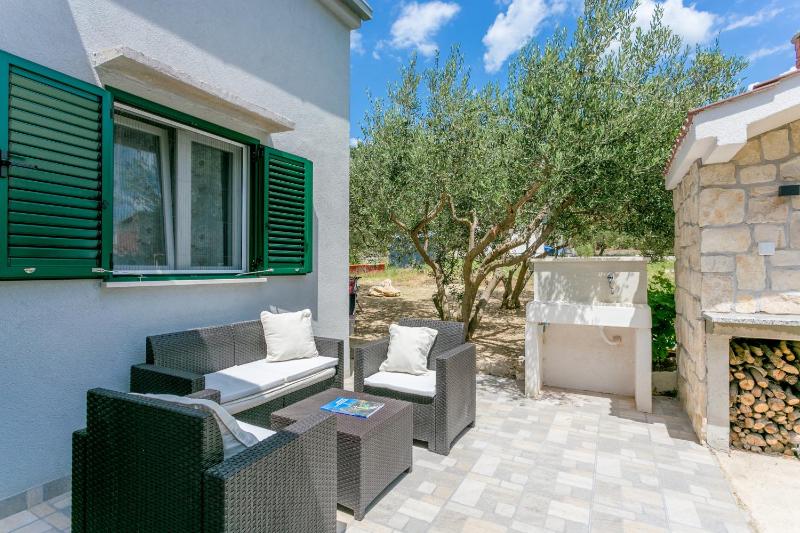 Secluded holiday house Kastel Stari - Kastela - 23384 - image 14