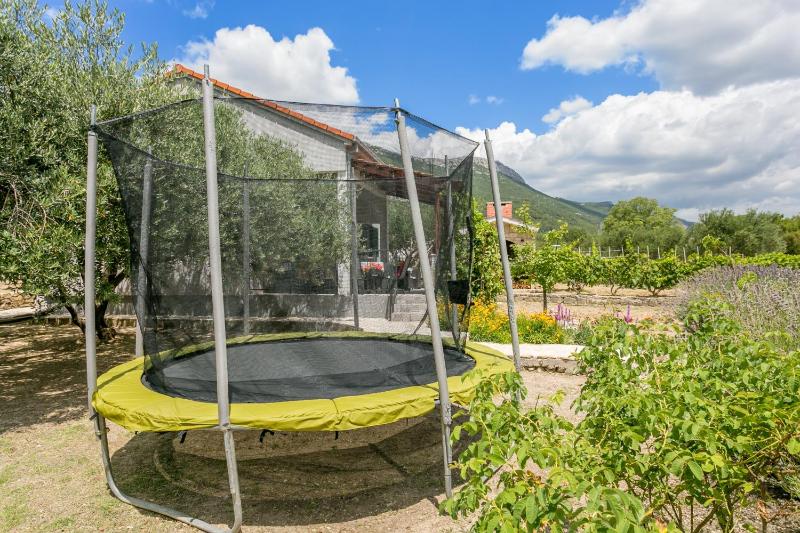 Secluded holiday house Kastel Stari - Kastela - 23384 - image 21
