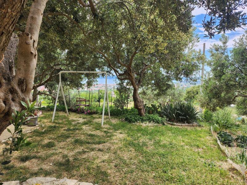Apartments with parking space Kastel Stari Kastela - 24406 - image 2