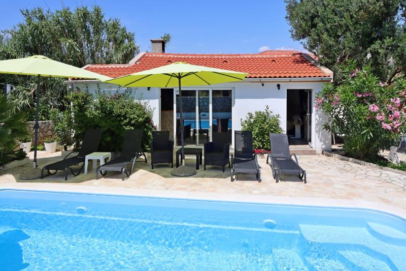 Seaside apartments with a swimming pool Pag - 6412 - image 18