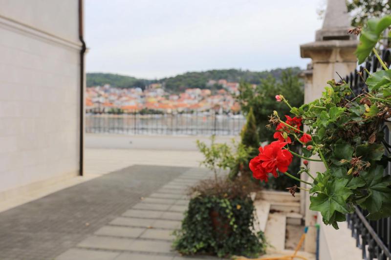 Apartments by the sea Trogir - 16211 - image 36