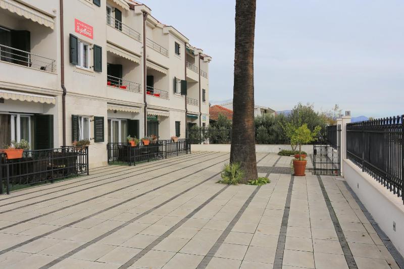 Apartments by the sea Trogir - 16211 - image 5