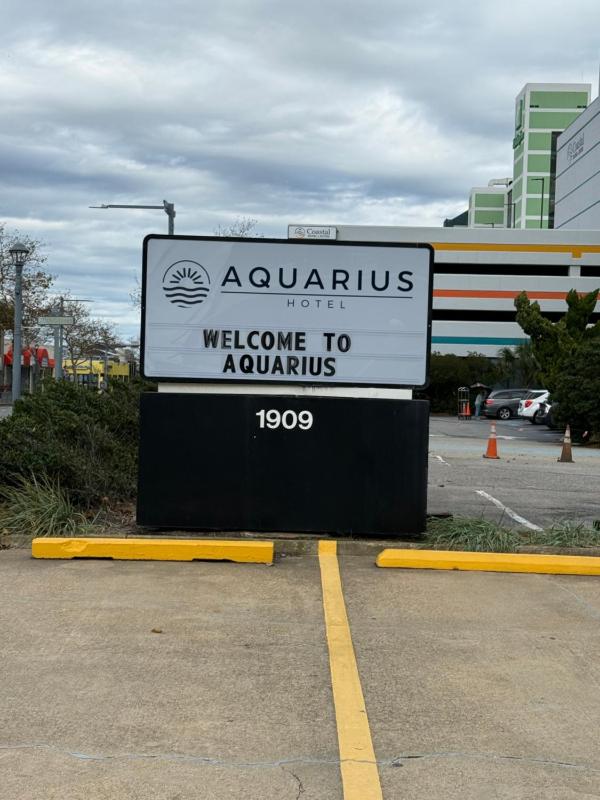 Aquarius Oceanfront Hotel - image 18
