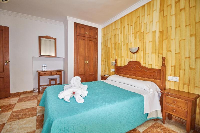 Hotel Virgen de los Reyes - image 16