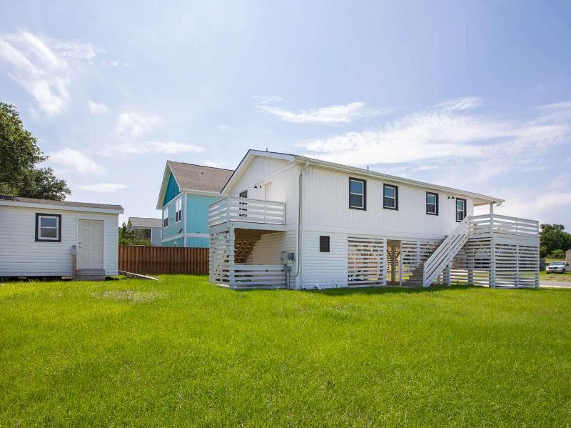 Newly Updated Cottage in the Heart of KDH - image 3