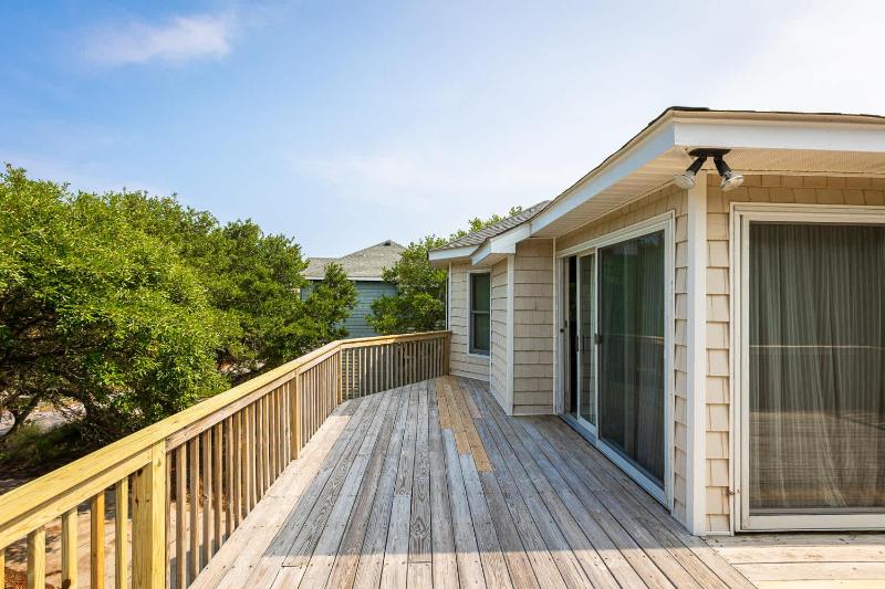 Secluded Oceanside Retreat Short Walk to Beach - image 6