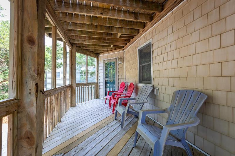 Secluded Oceanside Retreat Short Walk to Beach - image 11