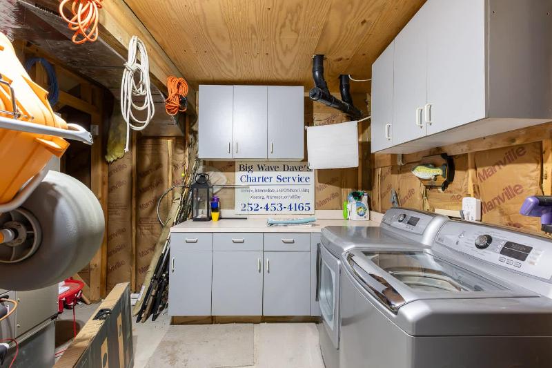 Secluded Oceanside Retreat Short Walk to Beach - image 32
