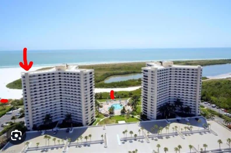 Beachfront apartment with stunning views & wraparound balcony - image 33