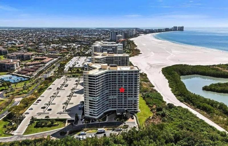 Beachfront apartment with stunning views and amazing year round sunsets 1010 - image 2