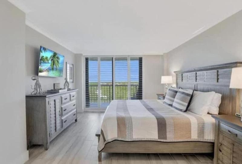 Beachfront apartment with stunning views and amazing year round sunsets 1010 - image 15
