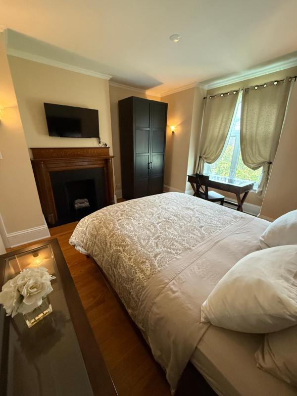 The Century House Bed and Breakfast Ottawa - image 9
