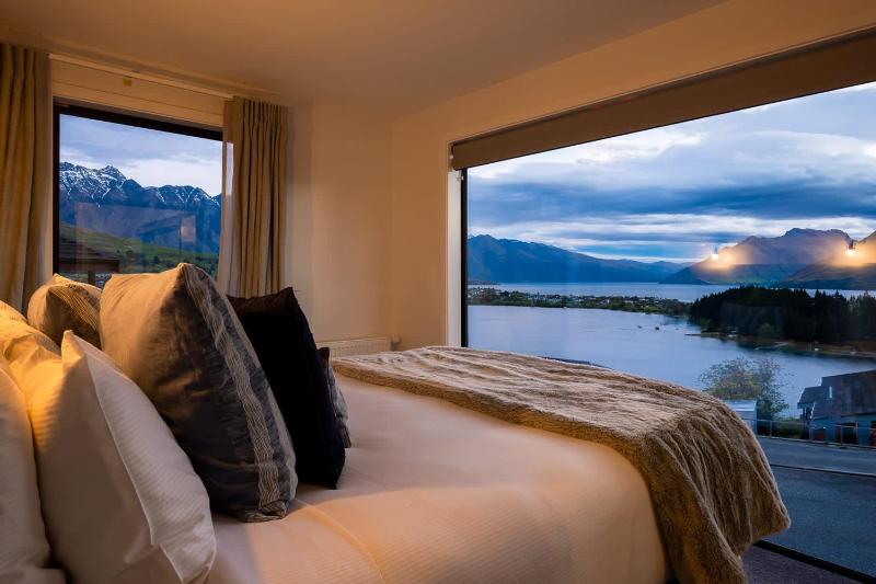 Tonic Lodge- Hot Tub- BBQ- Free Parking- AC - image 48