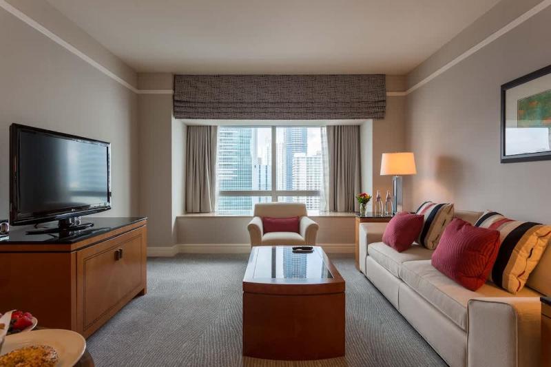 Luxury Four Seasons Condo Free Valet & Gym - image 16