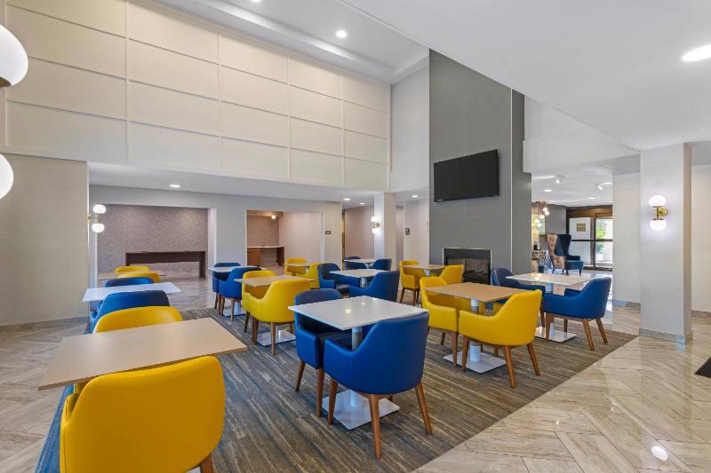 Comfort Inn & Suites Savannah Airport - image 9
